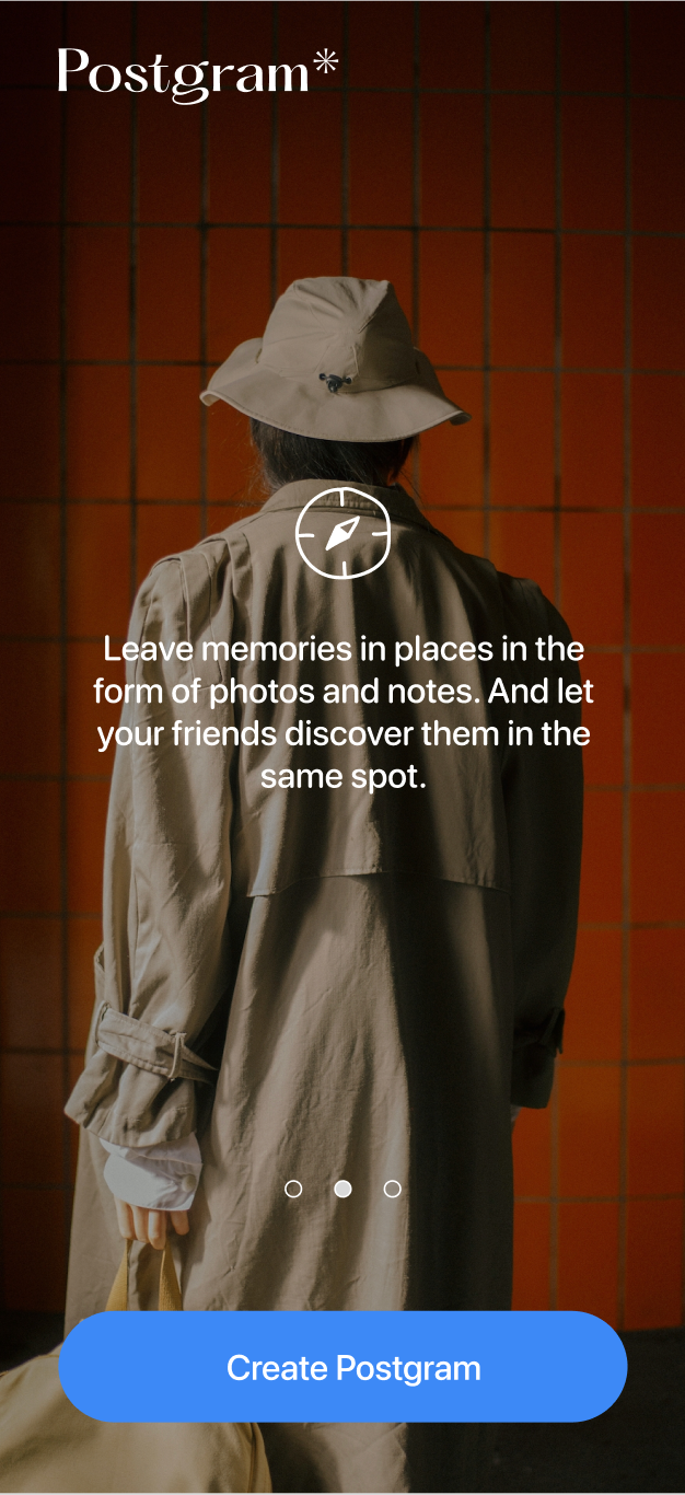 Slide de onboarding con icono de brújula: dejar recuerdos en forma de fotos y notas para que los amigos los descubran en el mismo sitio.